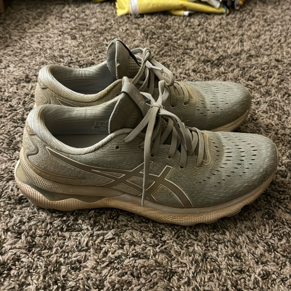 Running Shoes